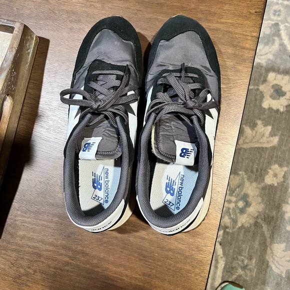 237 New Balance Men's Gray and Black Sneakers - Picture 2 of 7